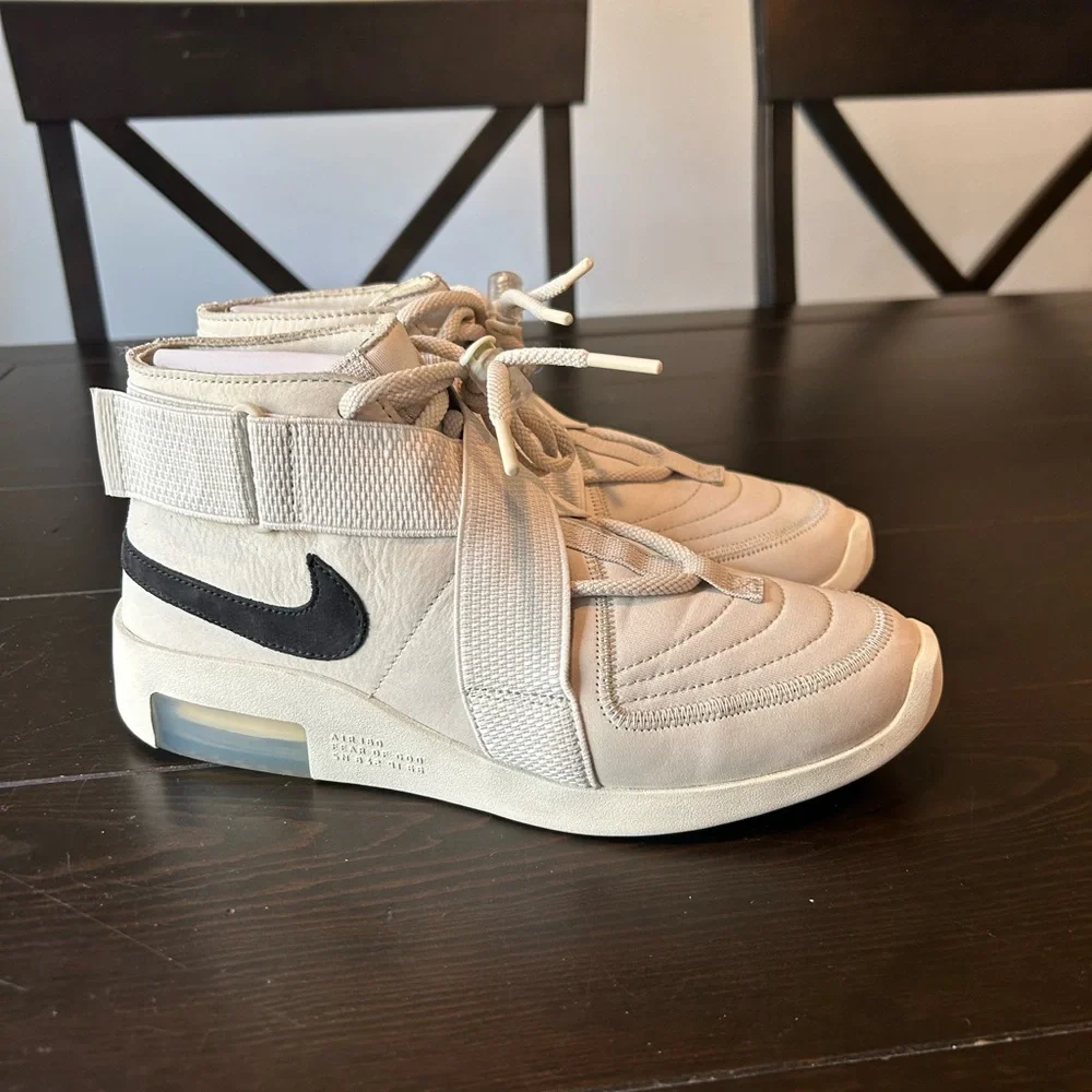 Fear of God Cream and Black Sneakers - Picture 5 of 6